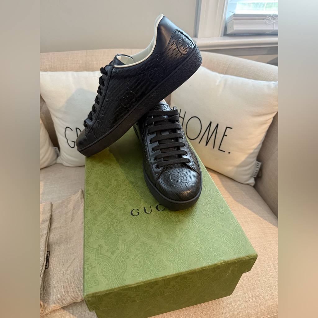 Gucci Black Embossed Gg Leather Low-Top Sneakers